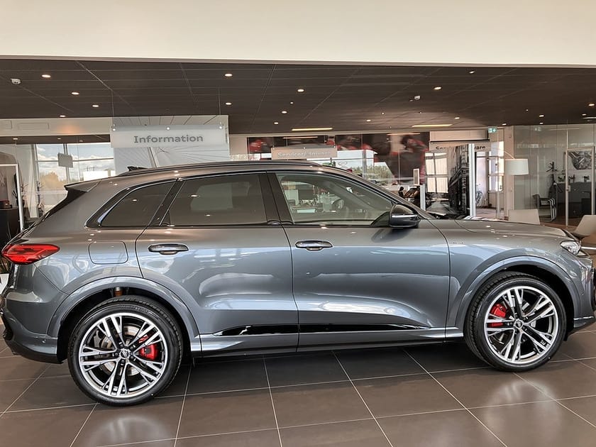 Bild 2 av Audi Q5 e-hybrid quattro Sportback SUV 367hk Luft 21"