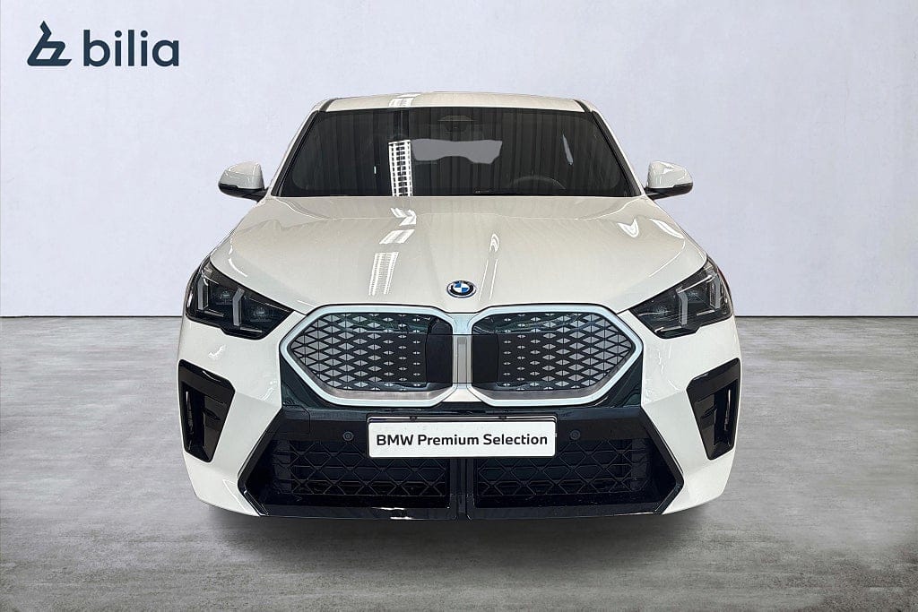 BMW iX2 xDrive30, 306ps, 2026