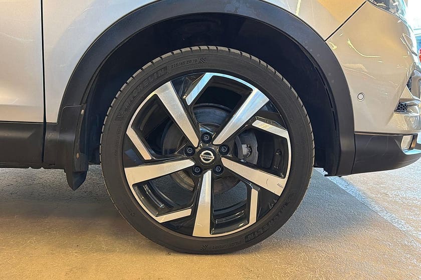 Bild 4 av Nissan Qashqai 1.5 dCi Tekna 360-Kam Pano M&K Värmare Keyless