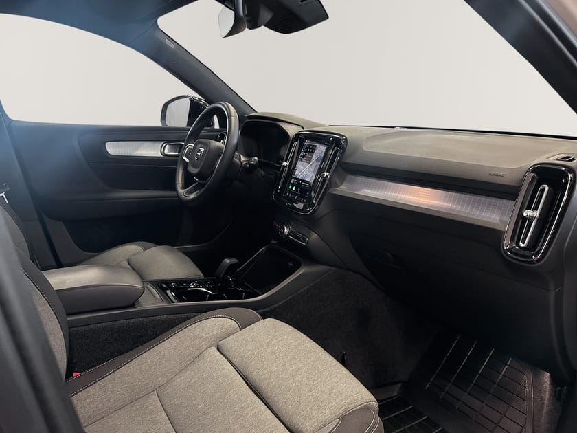 Bild 5 av Volvo XC40 B4 FWD Bensin Plus Dark