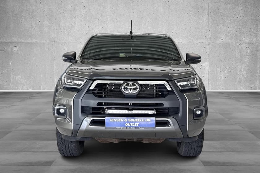 Bilde 5 av Toyota Hilux Dobbelcab 2.8D 204HK 4WD SR+, Hengerfeste, Led bar.
