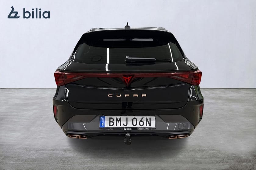 Bild 3 av CUPRA Leon Sportstourer e-Hybrid 1.5 204HK Dragkrok/Backkamera/Elbaklucka