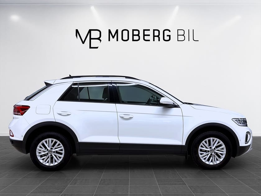 Bild 3 av Volkswagen T-Roc 1.5 TSI 150hk Helg på Moberg! Base CarPlay PDC