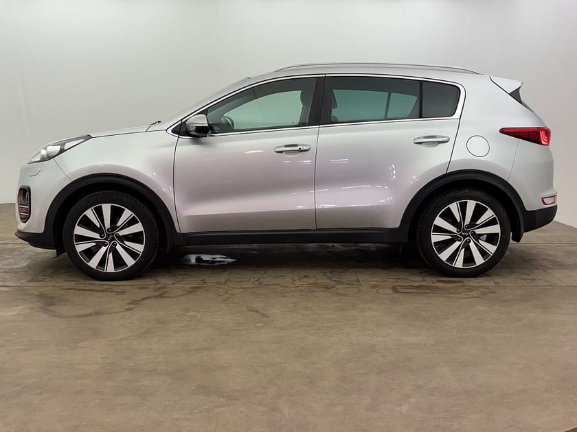 Bild 3 av Kia Sportage 1.7 CRDi Special Edition JBL Kamera Navi Drag Skinn