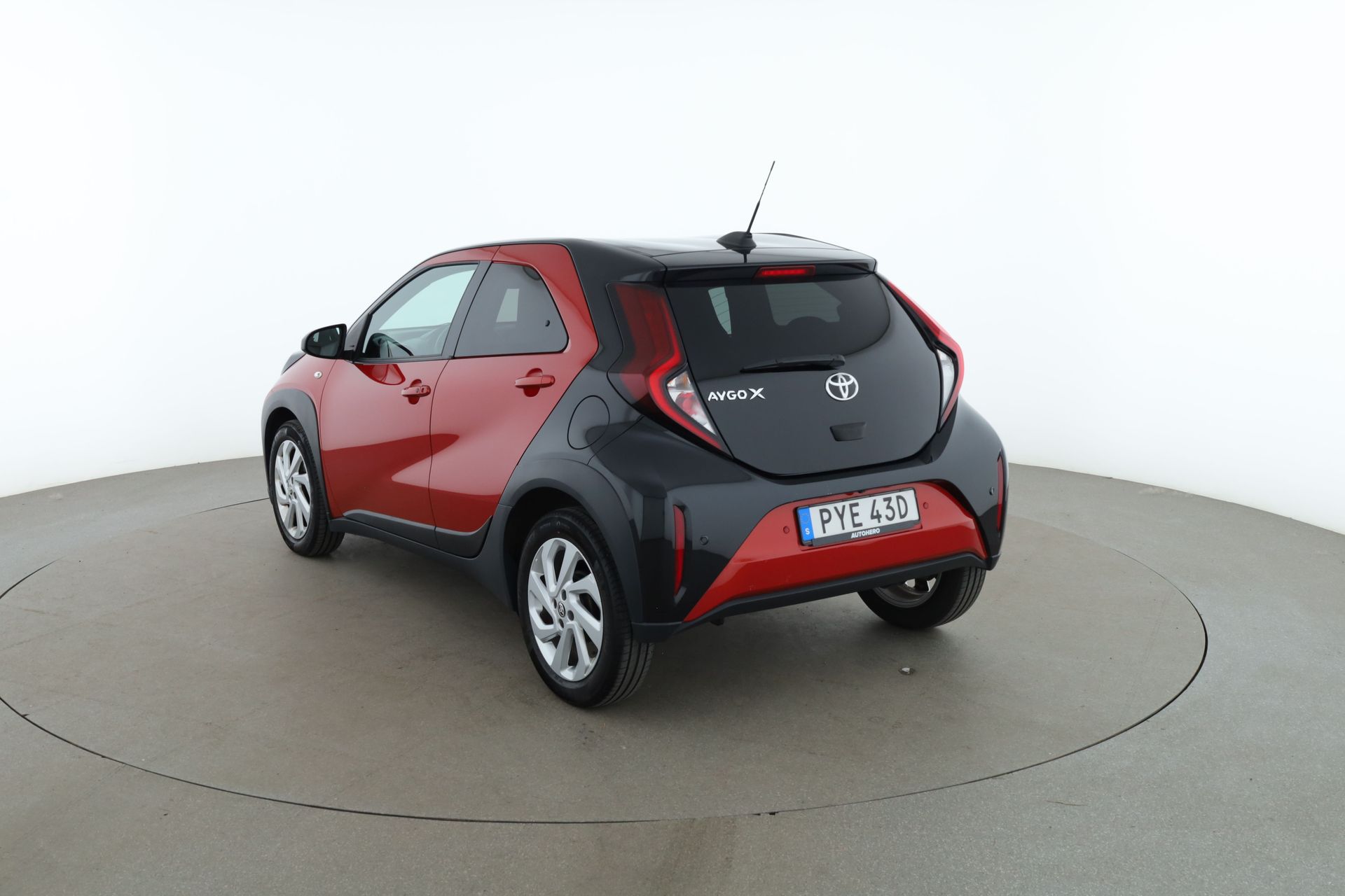 Toyota Aygo X 1.0 VVT-i 2022, photo 3/10