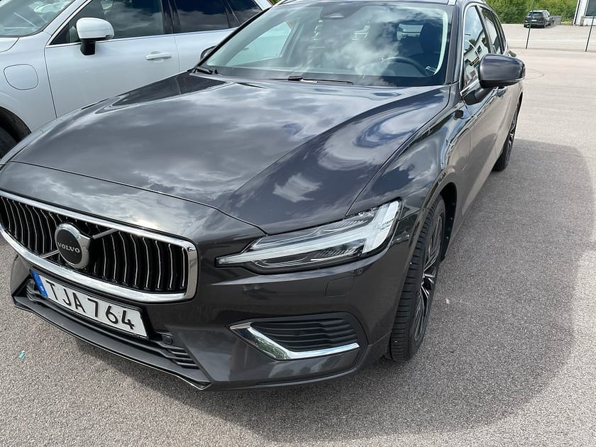 Bild 1 av Volvo V60 T6 Recharge Core Bright plug in AWD 350HK 4x4 Läder