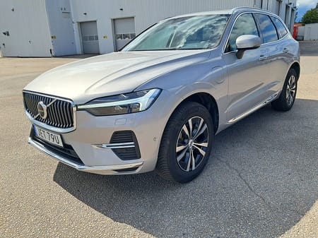 Volvo XC60 T6 Recharge Core Edition plug in AWD 350HK Panorama Läder