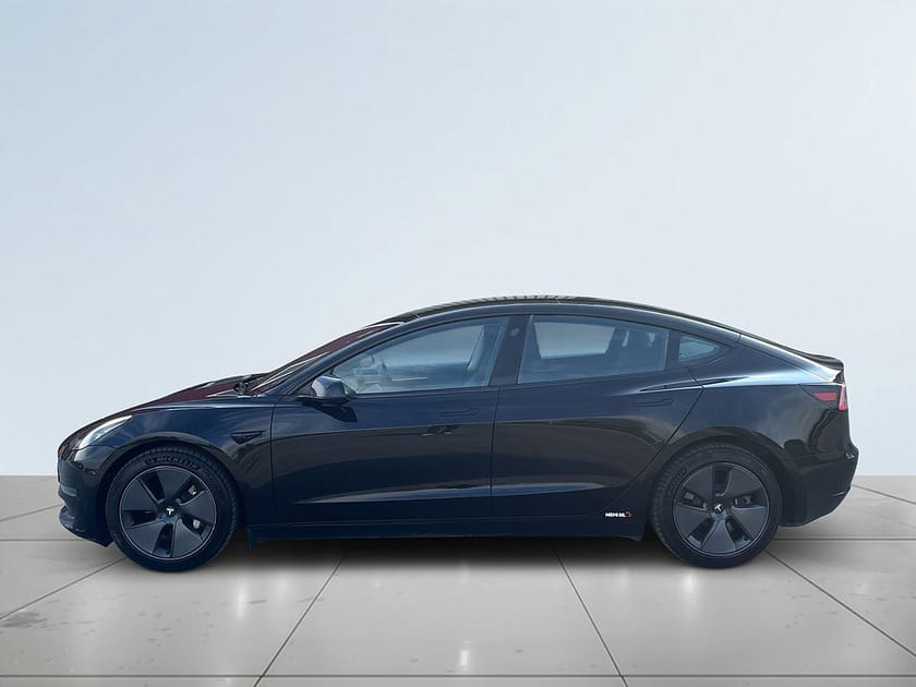 Bild 4 av Tesla Model 3 Long Range AWD 82kWh Moms/614km/Kamera/Pano/Skinn/Navi
