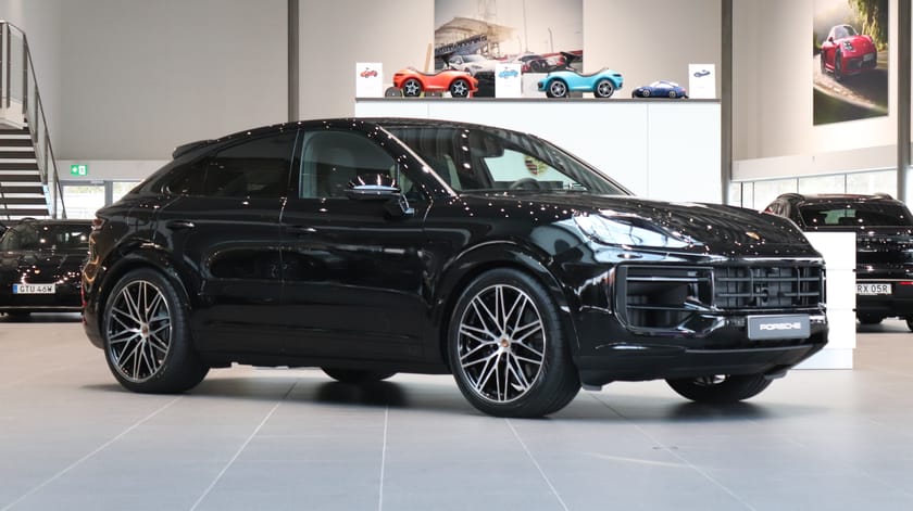 Bild 1 av Porsche Cayenne E-Hybrid Coupé – Black Edition