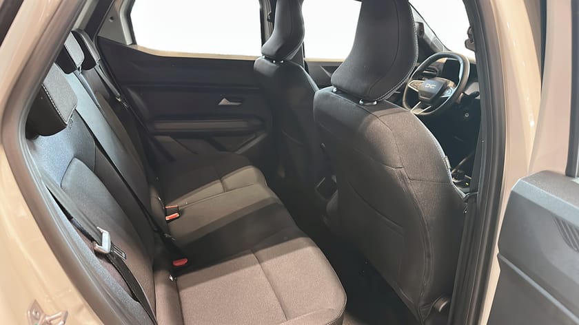 Bild 5 av Dacia Duster hybrid-G 150 4x4 EXPRESSION HYBRID *FR. 3390:- / MÅN PL-KAMPANJ*