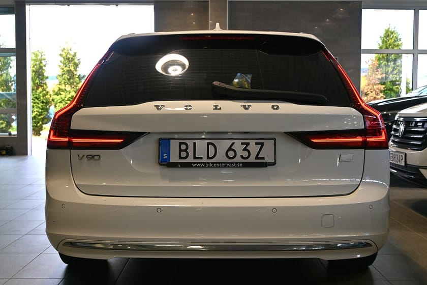 Bild 4 av Volvo V90 Recharge T6 AWD 341hk Inscription Exp. H/K Drag Navi