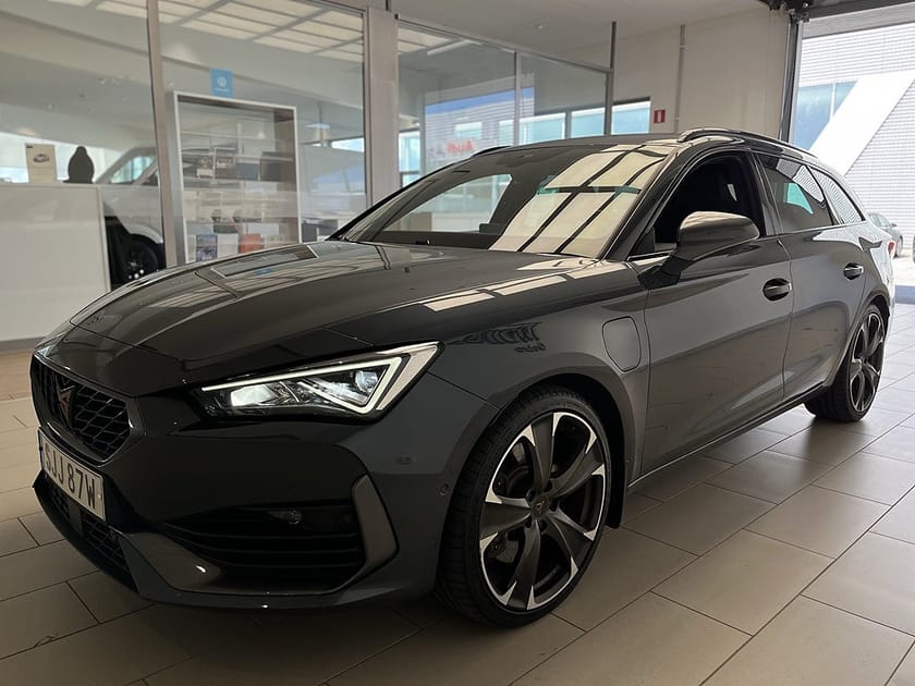 Bild 5 av CUPRA Leon Sportstourer e-Hybrid VZ e-Hybrik DSG 245hk|Drag|B-kamera|Car-play