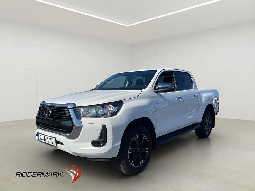 Bild 1 av Toyota Hilux Dubbelhytt 2.4 AWD M/K-Värm Drag Kamera Diff CARPLAY Moms