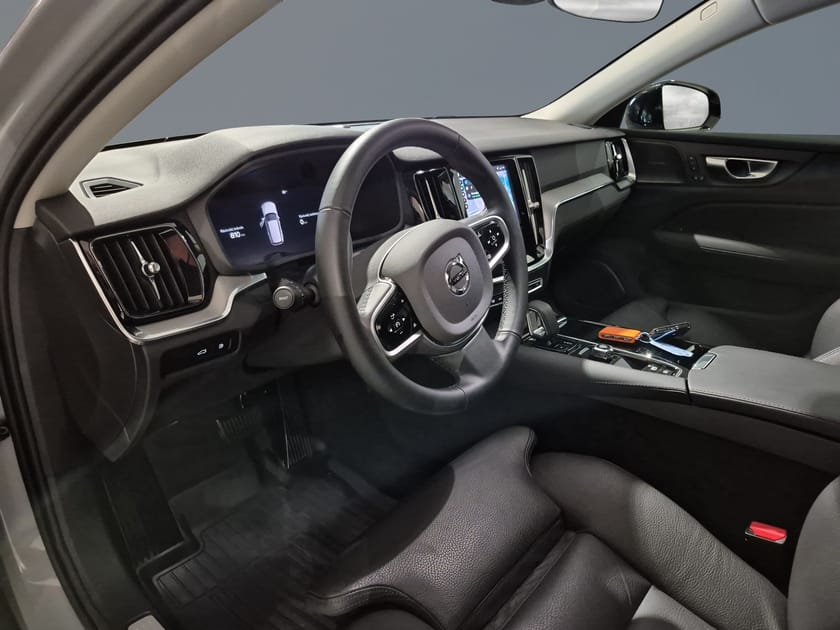 Bild 5 av Volvo V60 T6 AWD Plus Dark Nordic Edition//360-kamera//Drag//