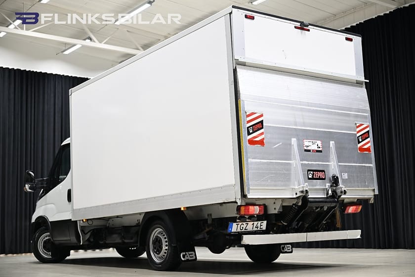 Bild 2 av Iveco Daily 35-140 Chassi Cab 136HK Automat|Volymskåp|Bakgavellyft|Kylbil|Sidodörr