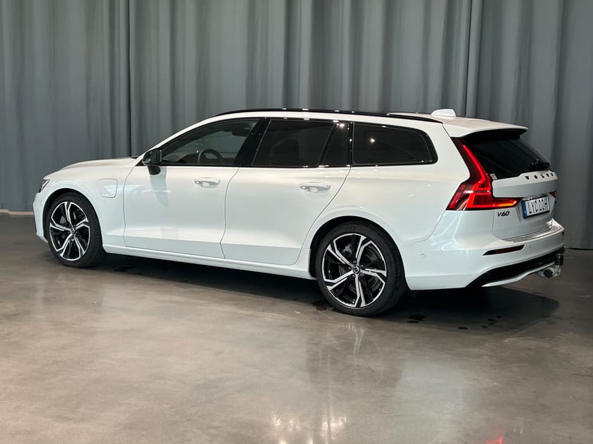 Bild 4 av Volvo V60 T8 Ultra Dark *DRAG/B&W/19¨/AKUSTIK*