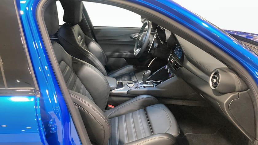 Bild 3 av Alfa Romeo Giulia VELOCE 2.0 Turbo Q4 280HK