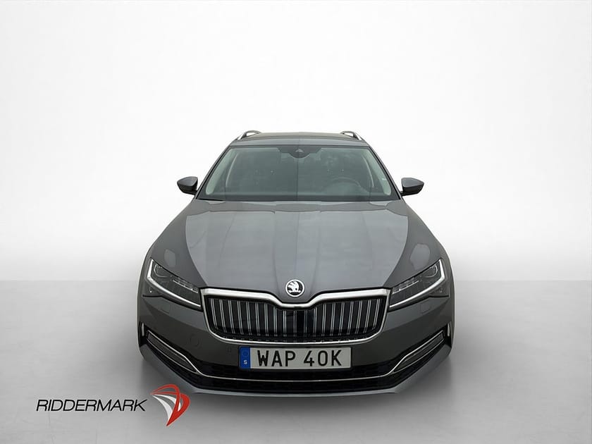 Bild 2 av Škoda Superb iV Kombi Skoda PHEV L&K Skinn Cockpit Canton Värmare Drag 218h