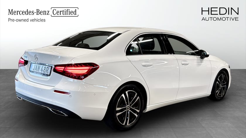 Bild 2 av Mercedes-Benz A 200 Sedan Panorama B-Kam Navi Drag 1 ägare