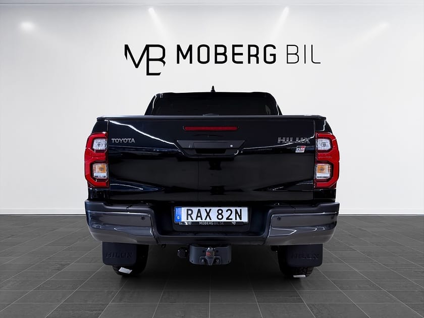 Bild 5 av Toyota Hilux Dubbelhytt D-Cab 2.8 4WD 204hk GR-Sport Drag Navi 360