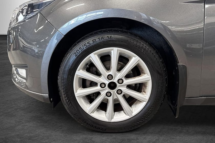 Bild 2 av Ford Focus Kombi 1.0 EcoBoost Titanium Euro 6 (100hk) Ny kamrem