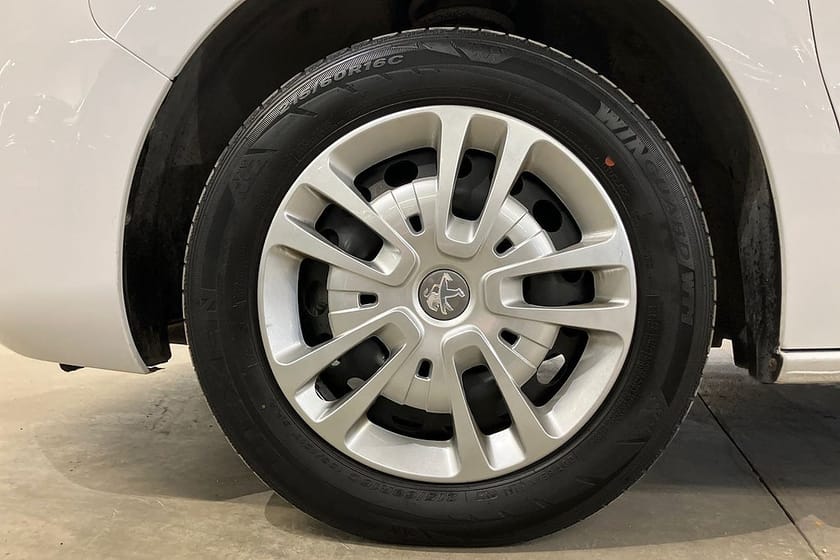 Bild 4 av Peugeot Expert Utökad Last 2.0 BlueHDi L2 Automat Pro+ / Moms / B-Kamera / Drag