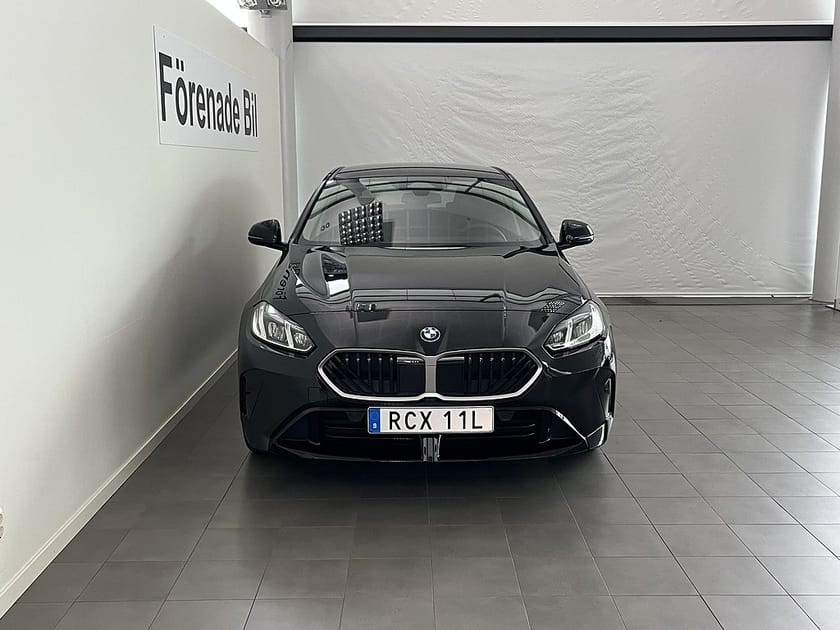 Bild 2 av BMW 120 M Sport Design Rattvärme Park Assist Driving Assist