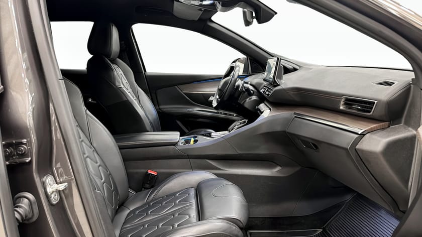 Bild 3 av Peugeot 3008 HYBRID4 300 GT-Line Plug-In AWD (300hk) - DRAG - 360-KAMERA