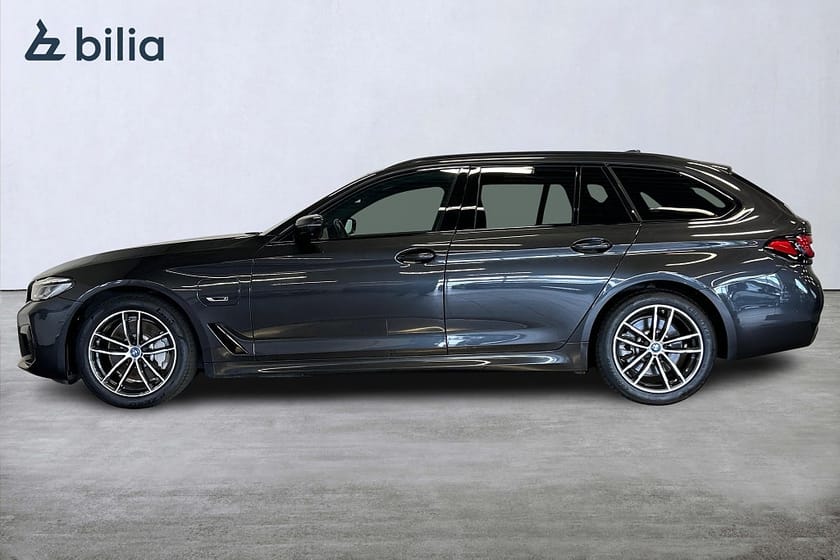 Bild 4 av BMW 530e Touring Touring/M Sport/HUD/Drag/360