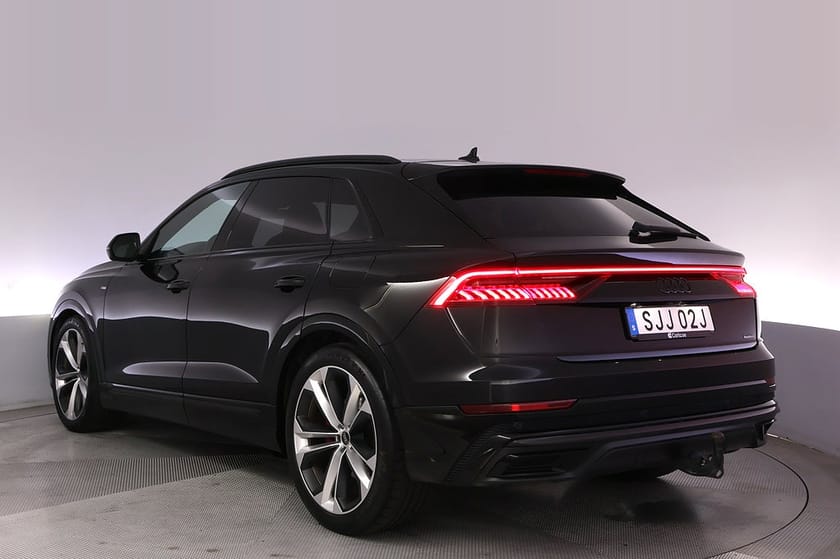 Bild 4 av Audi Q8 60 TFSI e quattro S-line Competition Pano B&O Drag