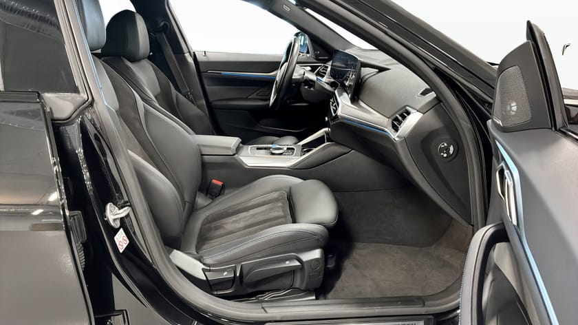 Bild 3 av BMW i4 M50 xDrive Gran Coupé M Sport Pro Driving Assist Pro  360° H/K