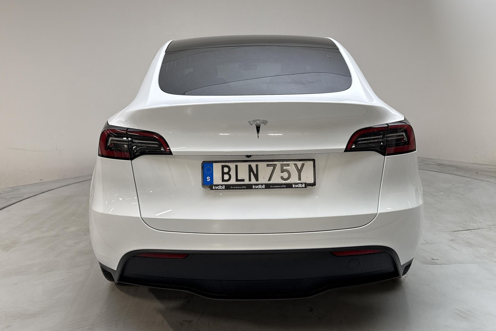 Tesla Model Y Standard Range RWD 2023, bild 6/10