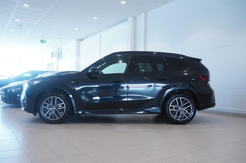 Bild 3 av BMW X1 sDrive18i M-Sport Premium Drag Keyless Elstol DAP