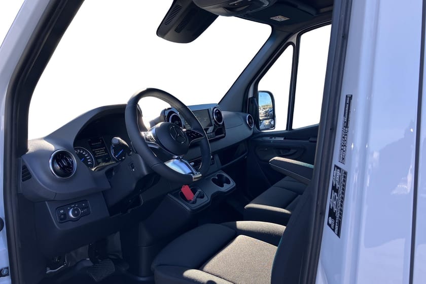 Bild 3 av Mercedes-Benz eSprinter 314 81 kWh Skåp A2 Select LAGERKAMPANJ