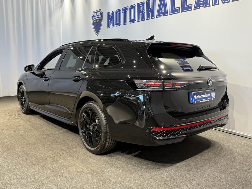 Bild 5 av Volkswagen Passat Variant eHybrid R-Line / Pano / HUD /Massage / Drag