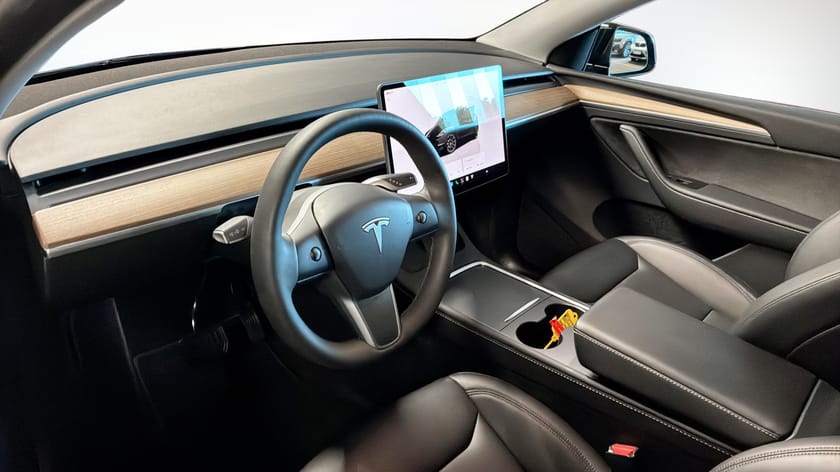 Bild 4 av Tesla Model Y Long Range AWD 514hk MOMS Drag Adp-fart Panorama