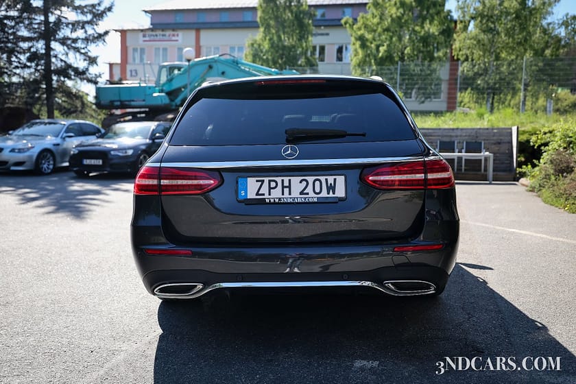 Bild 5 av Mercedes-Benz E 400 T d 4MATIC 9G AMG Line Premiumplus Panorama mm