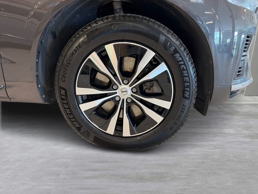 Bild 3 av Volvo XC60 Recharge T6 Core Edition, Navigation, Parkeringskamera bak, Adaptiv farthållare