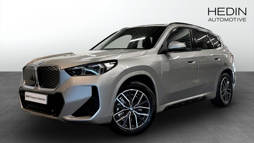 Bild 1 av BMW iX1 xDrive30 xDrive 30 M Sport H/K HUD Elstolar m minne DAP