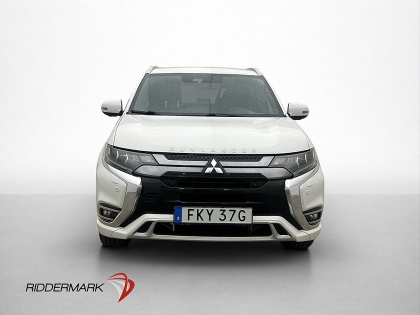 Bild 2 av Mitsubishi Outlander PHEV AWD 224hk Business 360° Skinn Drag