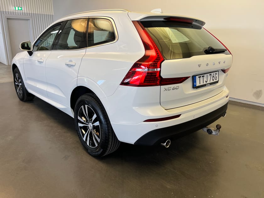 Bild 3 av Volvo XC60 B5 AWD Bensin Mom Advanced SEIII