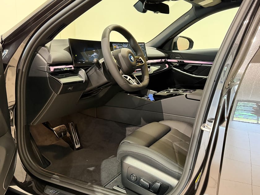 Bild 4 av BMW i5 xDrive40 Touring xDrive40, M-Sport Pro, Harman Kardon-Räntekampanj 0,95%