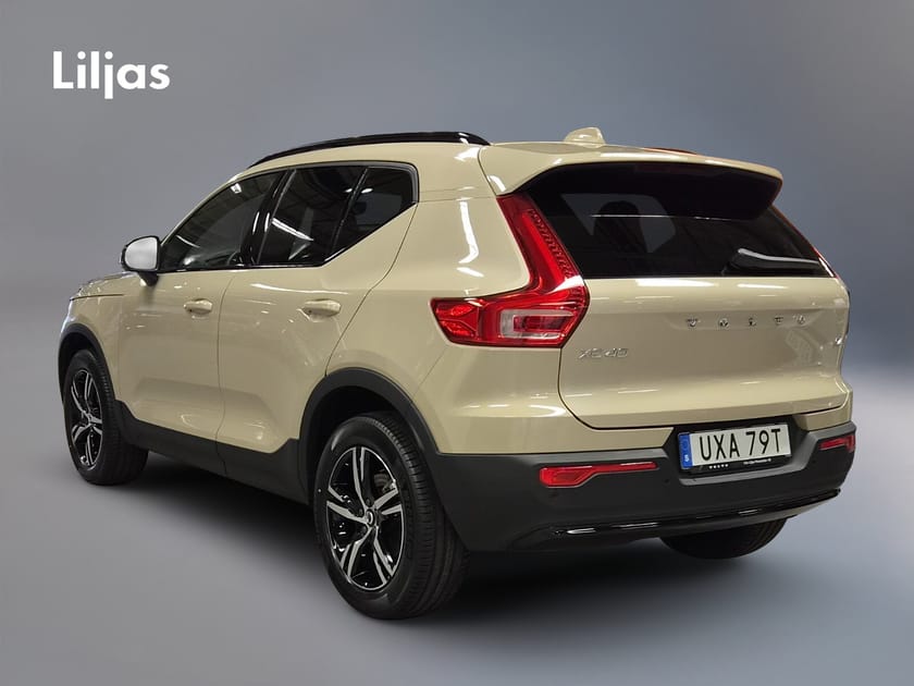 Bild 4 av Volvo XC40 B4 FWD Bensin Plus Dark//Adaptiv Farthållare//