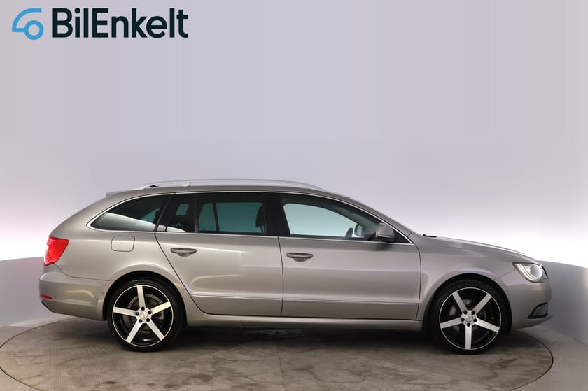 Bild 2 av Škoda Superb Kombi 170 TDI 4X4 DSG Drag D-Värme