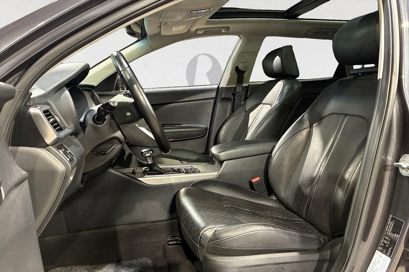 Bild 3 av Kia Optima Sport Wagon Plug-in Hybrid SW 205 HK PLUS PKT 2 PANO H/K NYSERV 17"