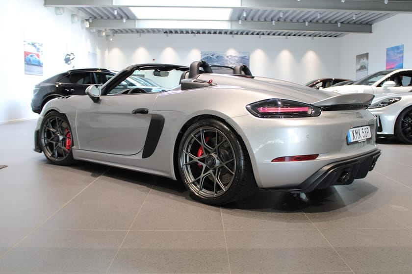 Bild 2 av Porsche 718 SPYDER RS Moms