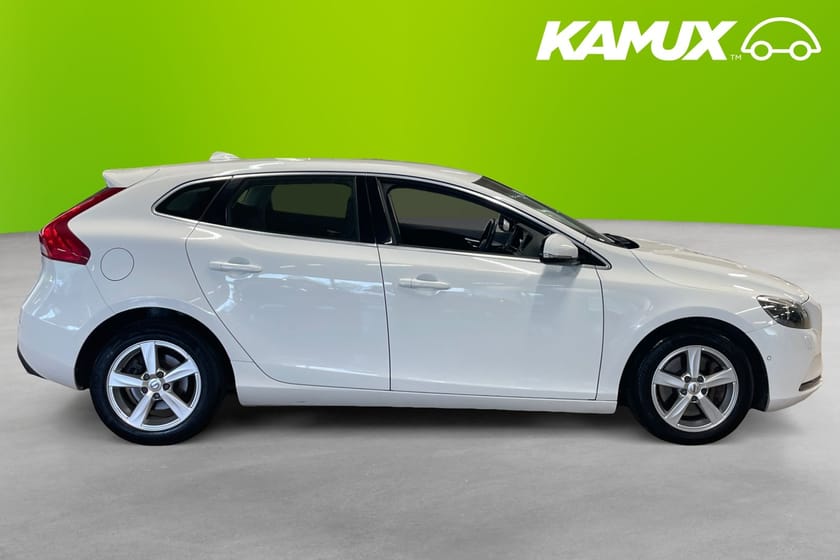 Bild 2 av Volvo V40 D3 150hk Momentum  Värmare Kamera Sensorer