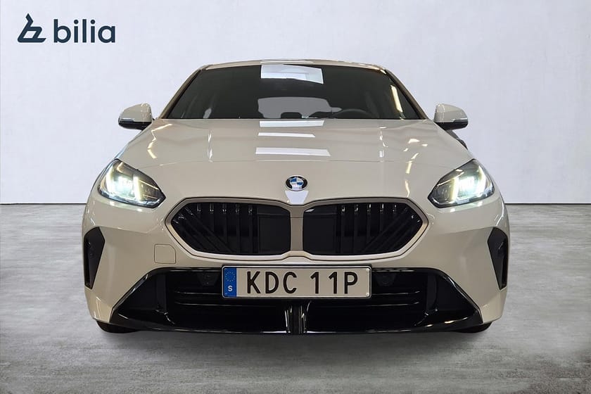 Bild 3 av BMW 120 M Sport Panorama 19" Harman Kardon Driving Assistant