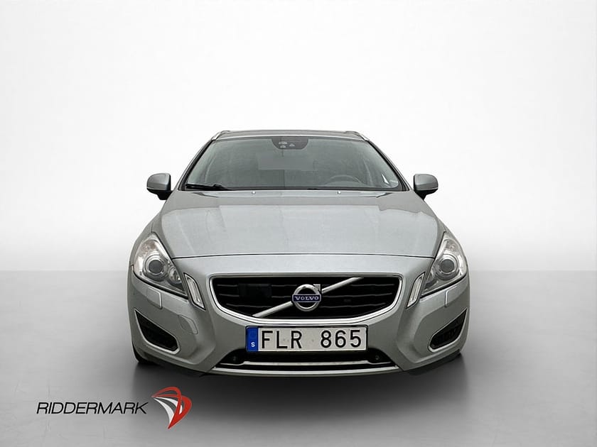 Bild 2 av Volvo V60 D6 Plug-in AWD Summum VOC Värmare Skinn BLIS