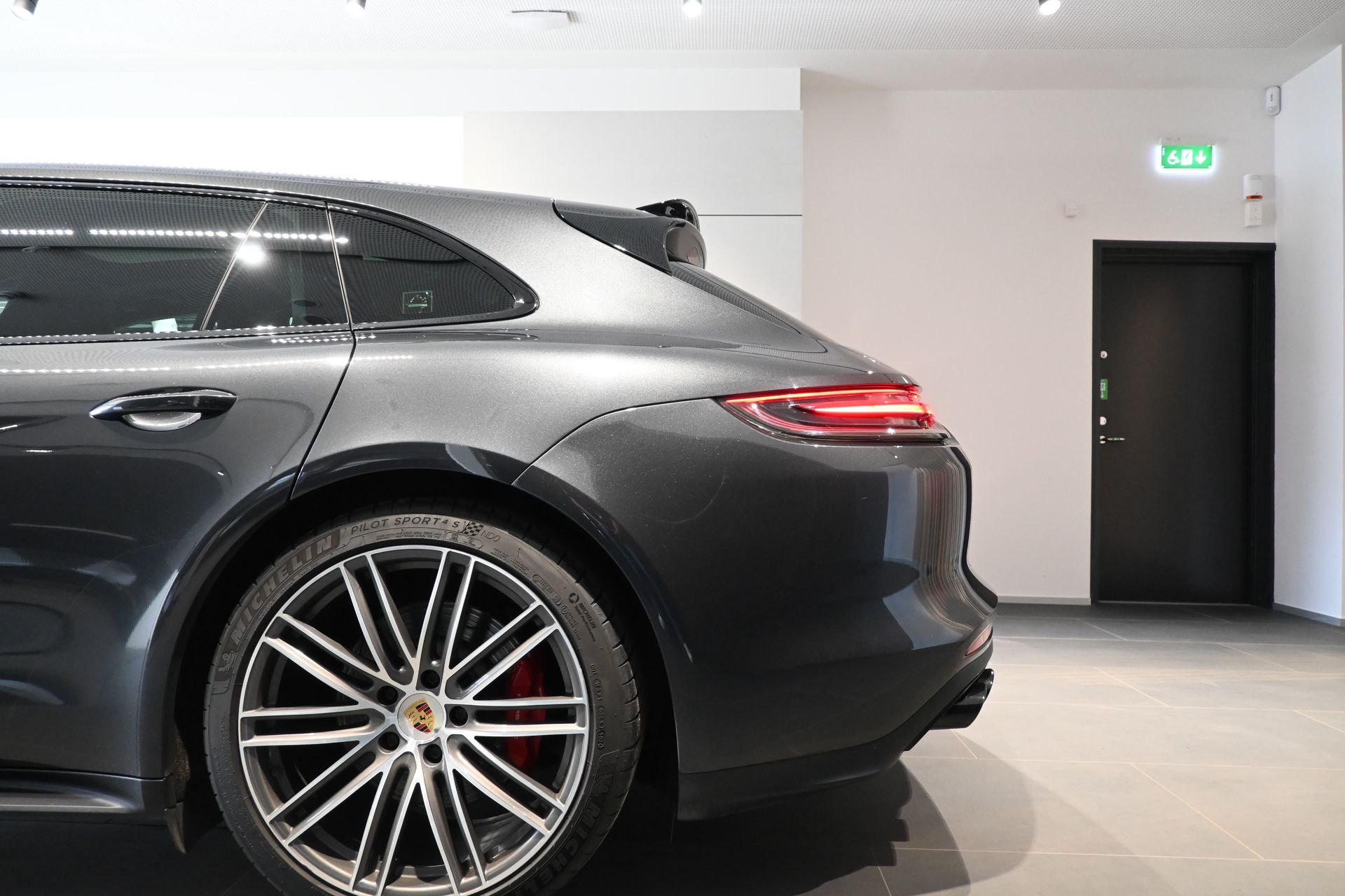 Porsche Panamera GTS Sport Turismo 2019, bild 7/27